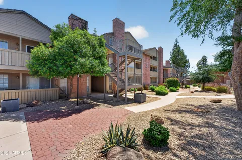 $194,500 | 200 East Southern Avenue, Unit 303, Tempe, AZ 85282