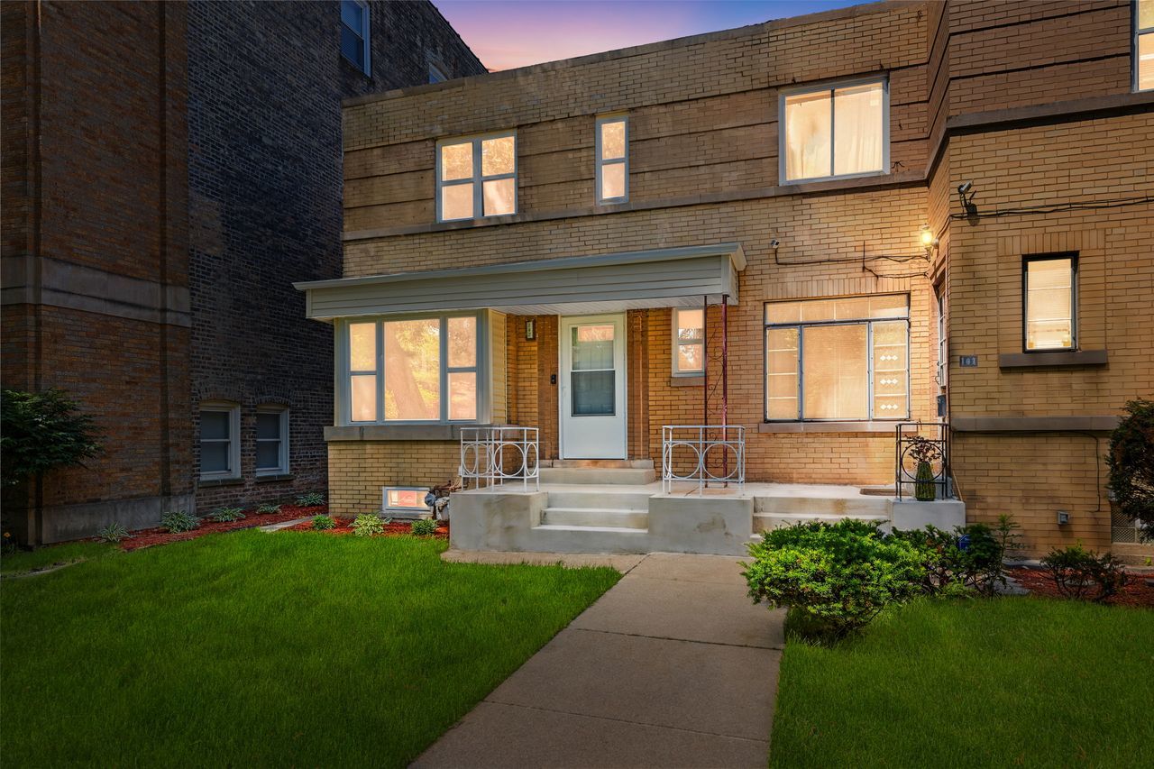 142 Callan Avenue Evanston, IL 60202 - Photo 1 of 17