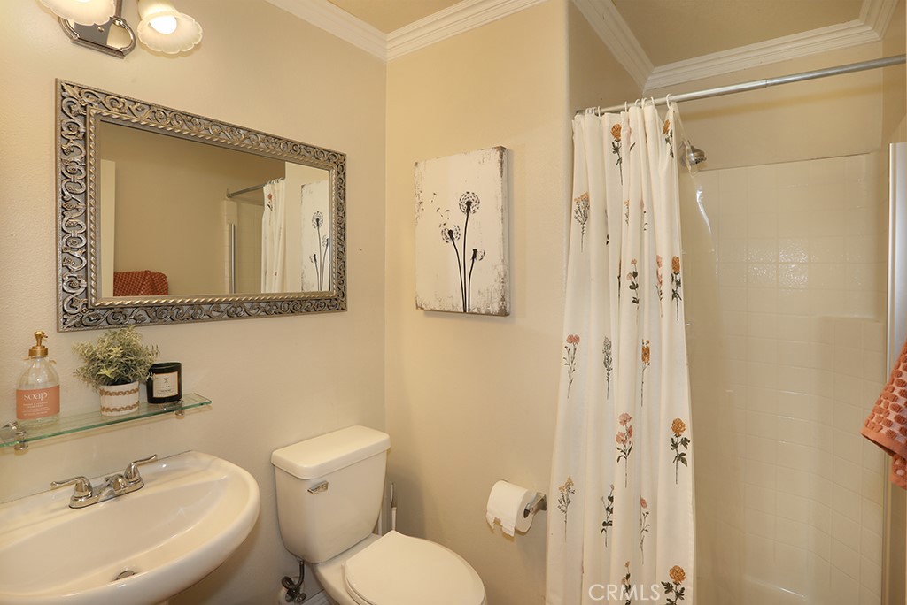 21 Tradition Place Irvine, CA 92602 - Photo 18 of 47 Main floor bathroom