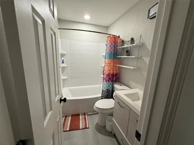 $2,075 | 816 Loganwood Avenue, Richardson, TX 75080