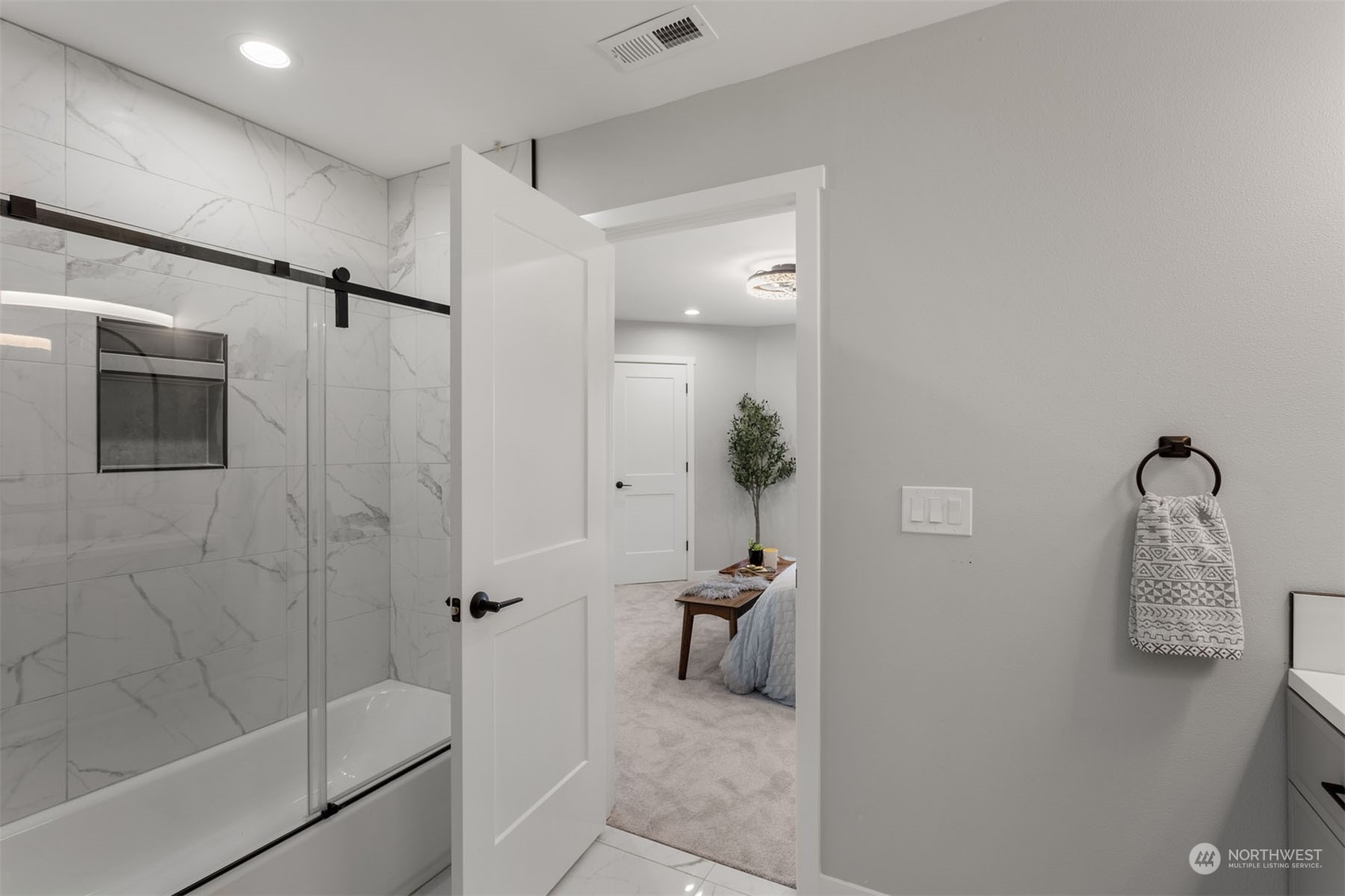 6633 South Pine Street Tacoma, WA 98409 - Photo 17 of 23 a bathroom with a shower