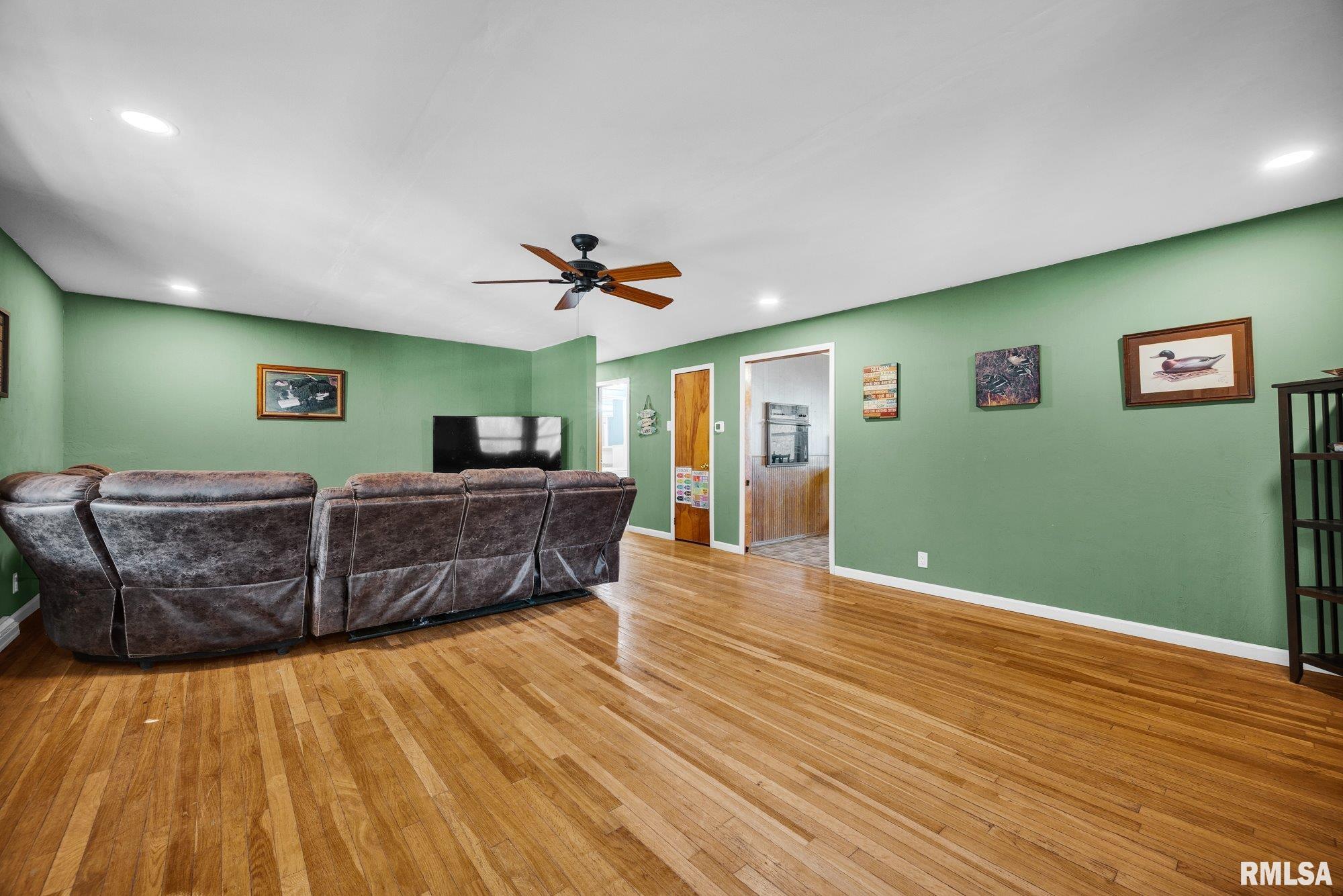 22588 North Creek Road Canton, IL 61520 - Photo 3 of 49