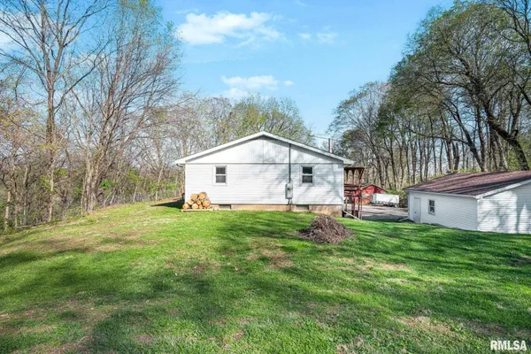 $199,900 | 22588 North Creek Road, Canton, IL 61520