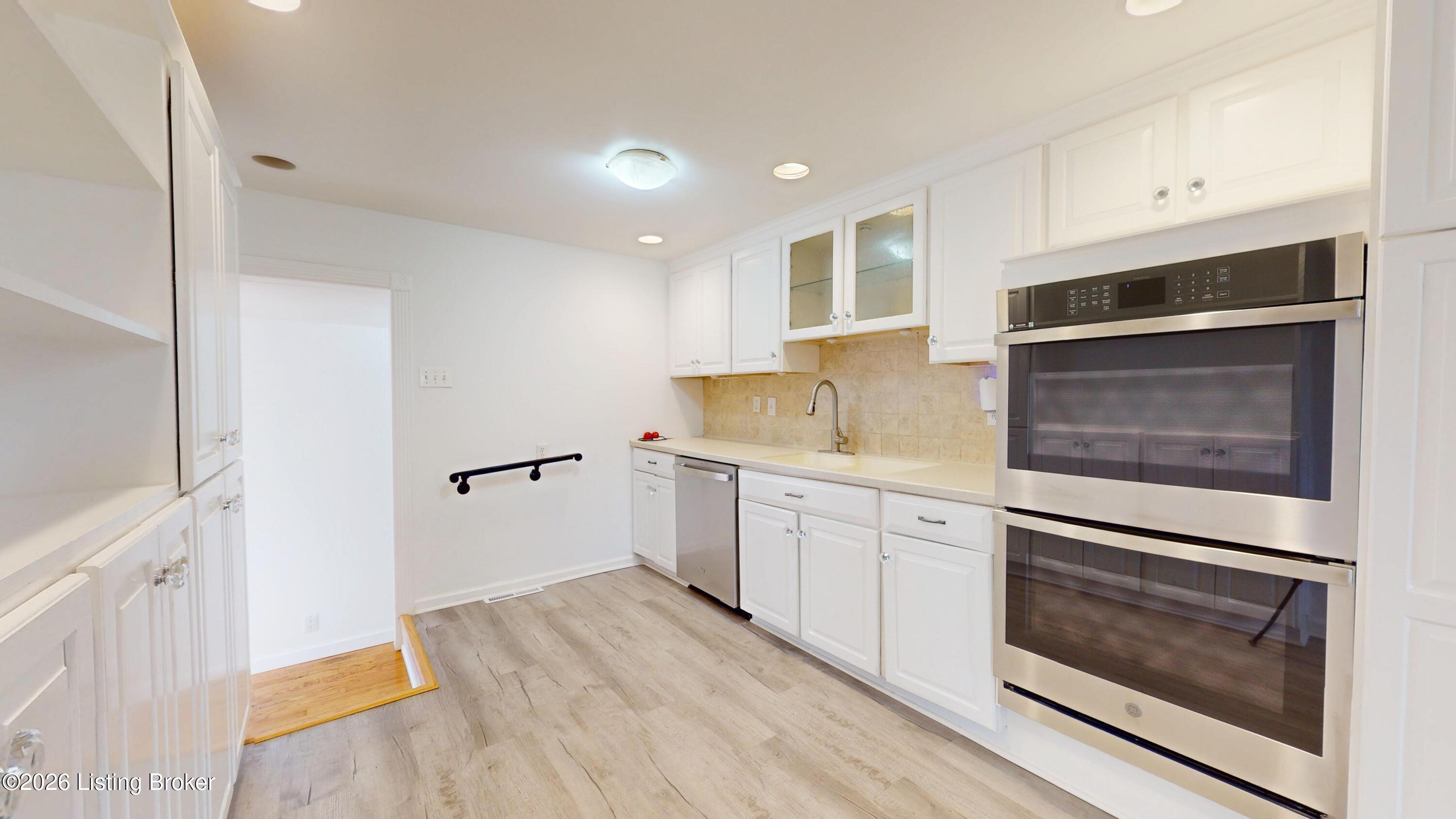 2100 Rebel Ridge Road La Grange, KY 40031 - Photo 13 of 64 double oven!