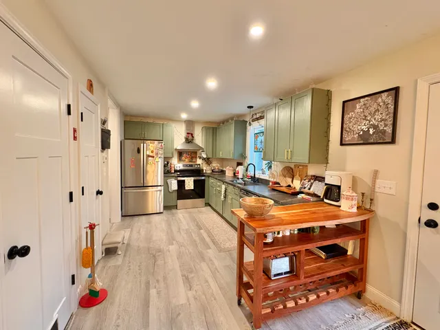 $450,000 | 107 Sequoia Lane, Waterboro, ME 04061