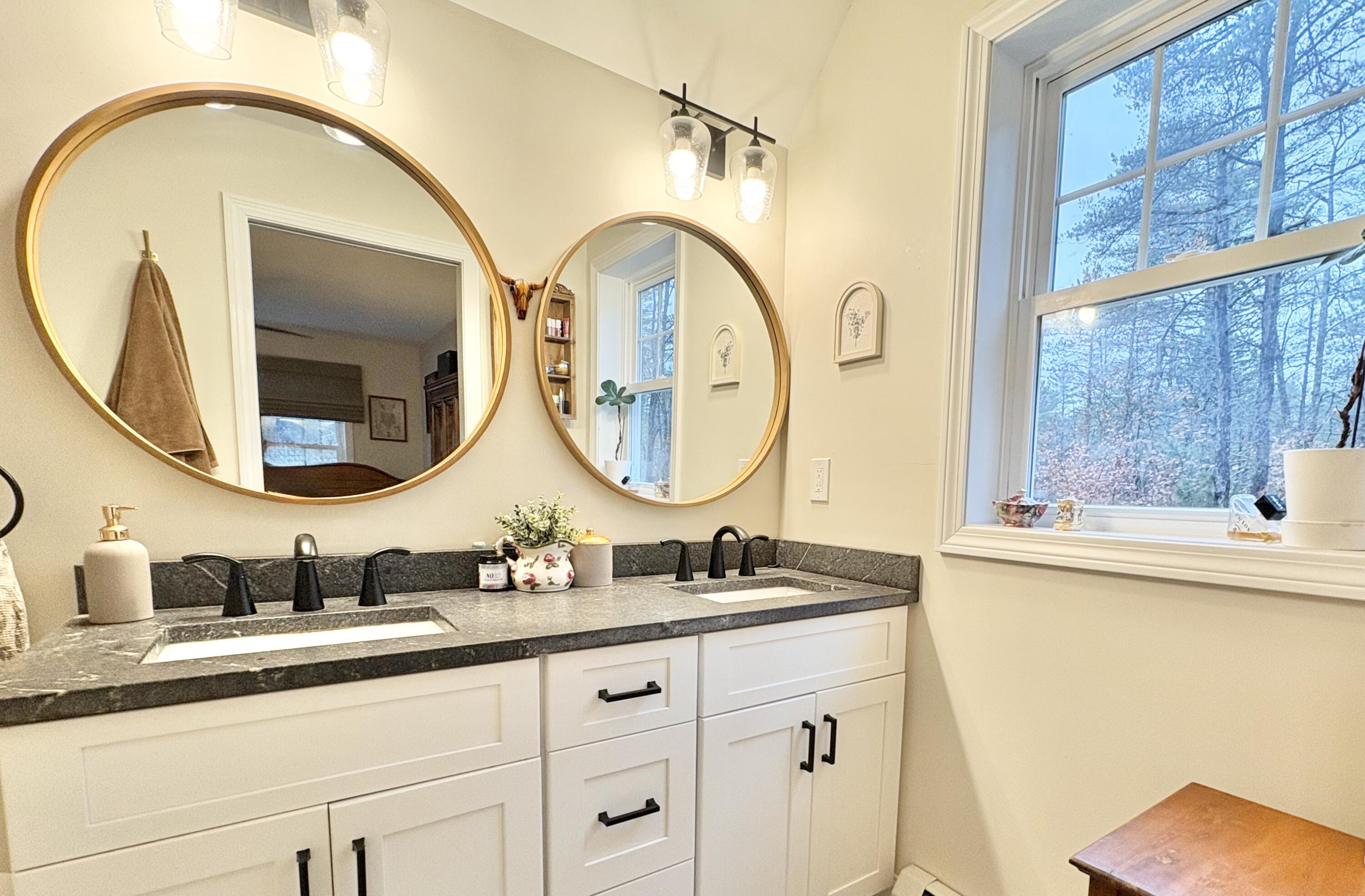 107 Sequoia Lane Waterboro, ME 04061 - Photo 29 of 50 Primary full bathroom