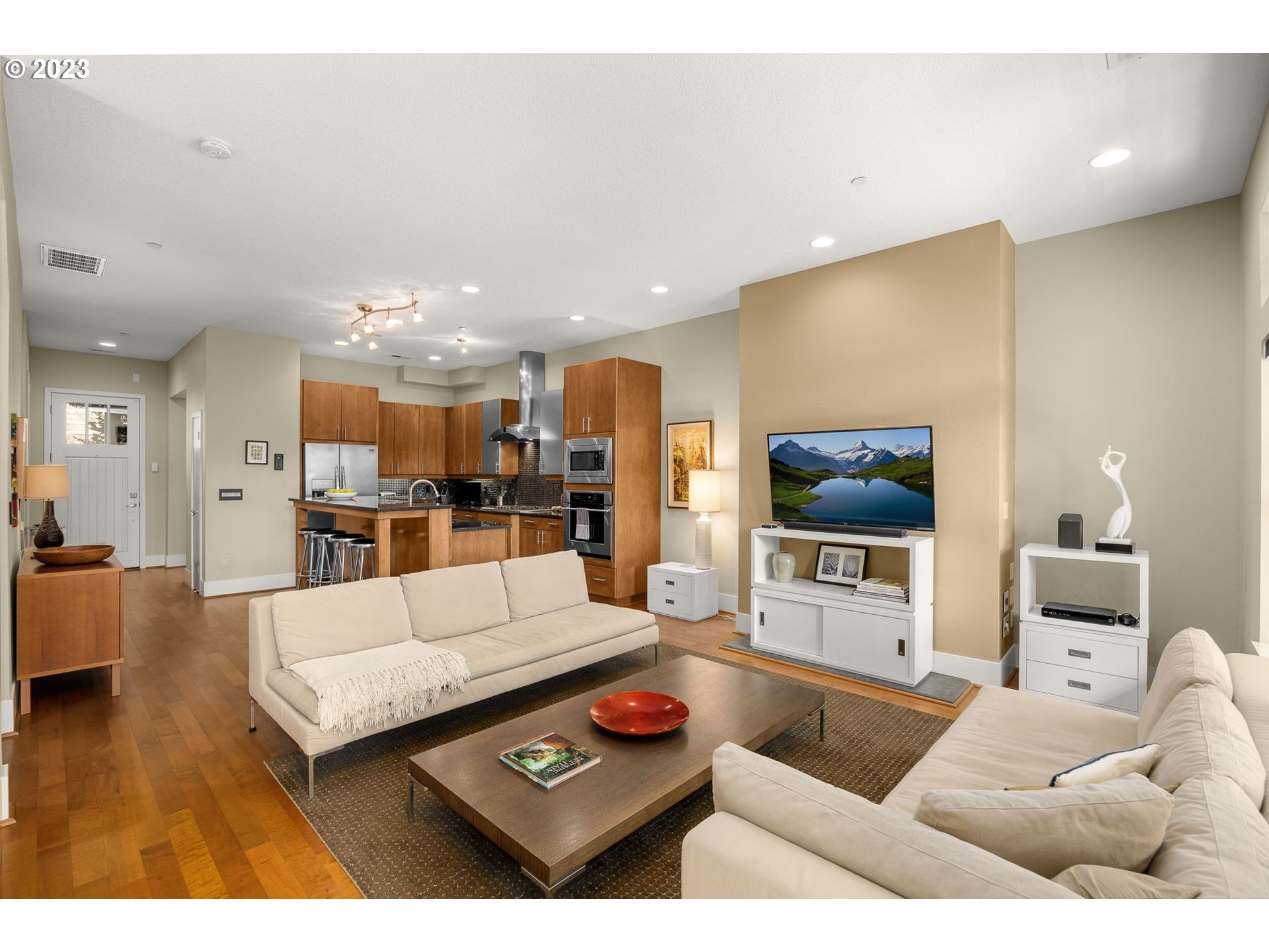 10090 Southwest Morrison Street Portland, OR 97225 - Photo 14 of 32 Gallery Image 14