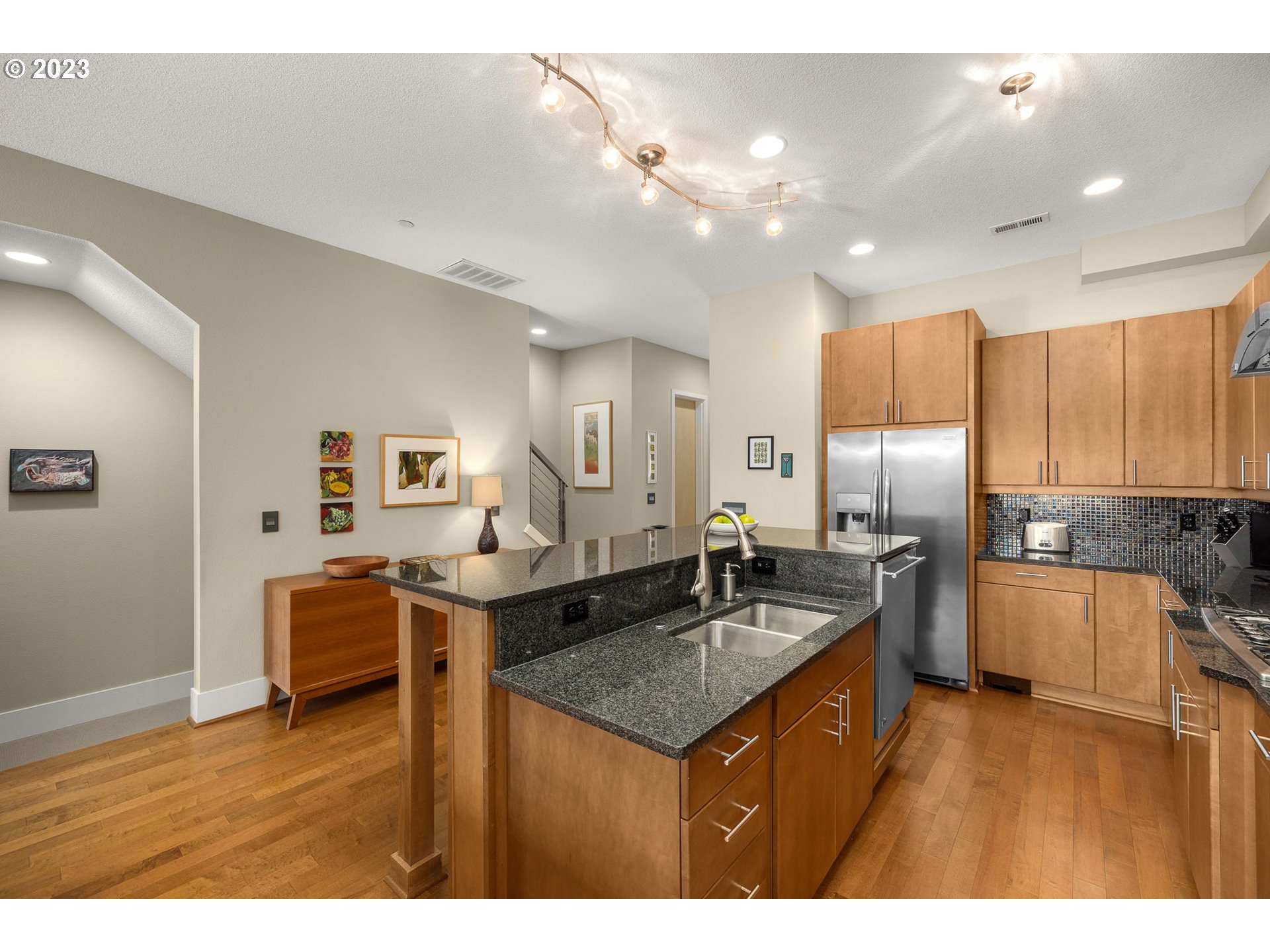10090 Southwest Morrison Street Portland, OR 97225 - Photo 8 of 32 Gallery Image 8