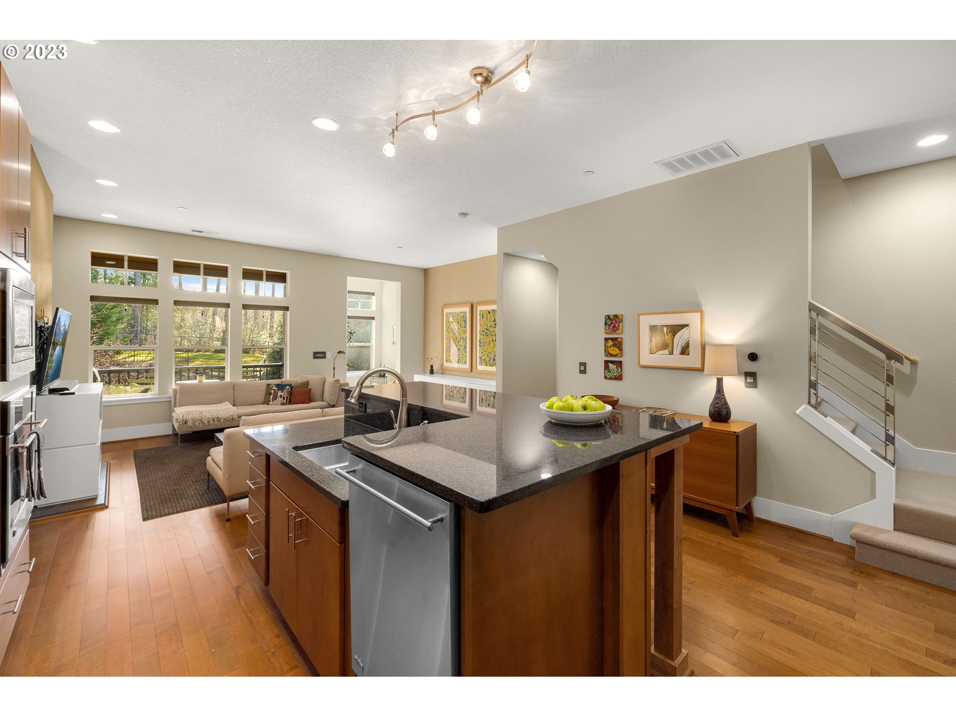 10090 Southwest Morrison Street Portland, OR 97225 - Photo 10 of 32 Gallery Image 10
