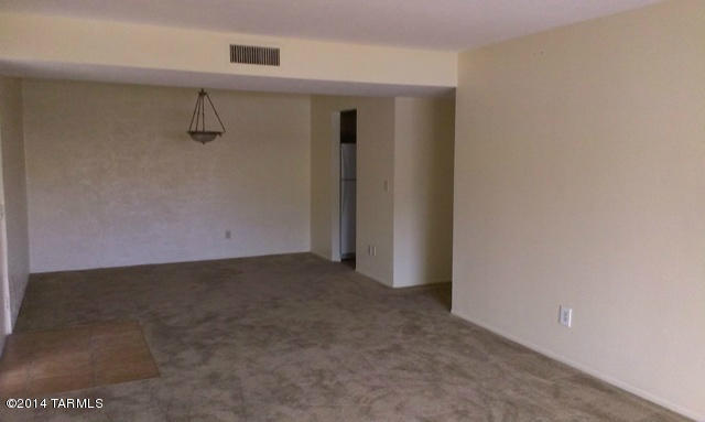 625 South Prudence Road, Unit 108 Tucson, AZ 85710 - Photo 5 of 20 a view of a room with closet