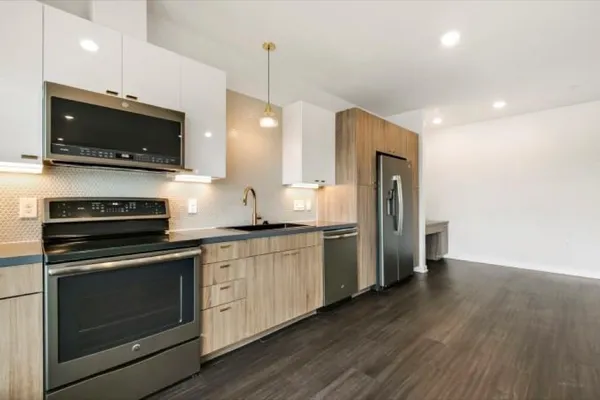 $2,595 | 4361 South Congress Avenue, Unit 314, Austin, TX 78745