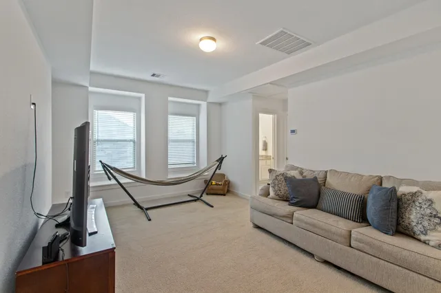 $2,400 | 12335 Summerbrook Drive, Houston, TX 77066