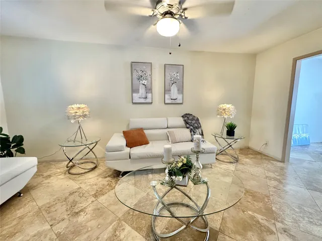$133,900 | 4040 San Felipe Street, Unit 238, Houston, TX 77027