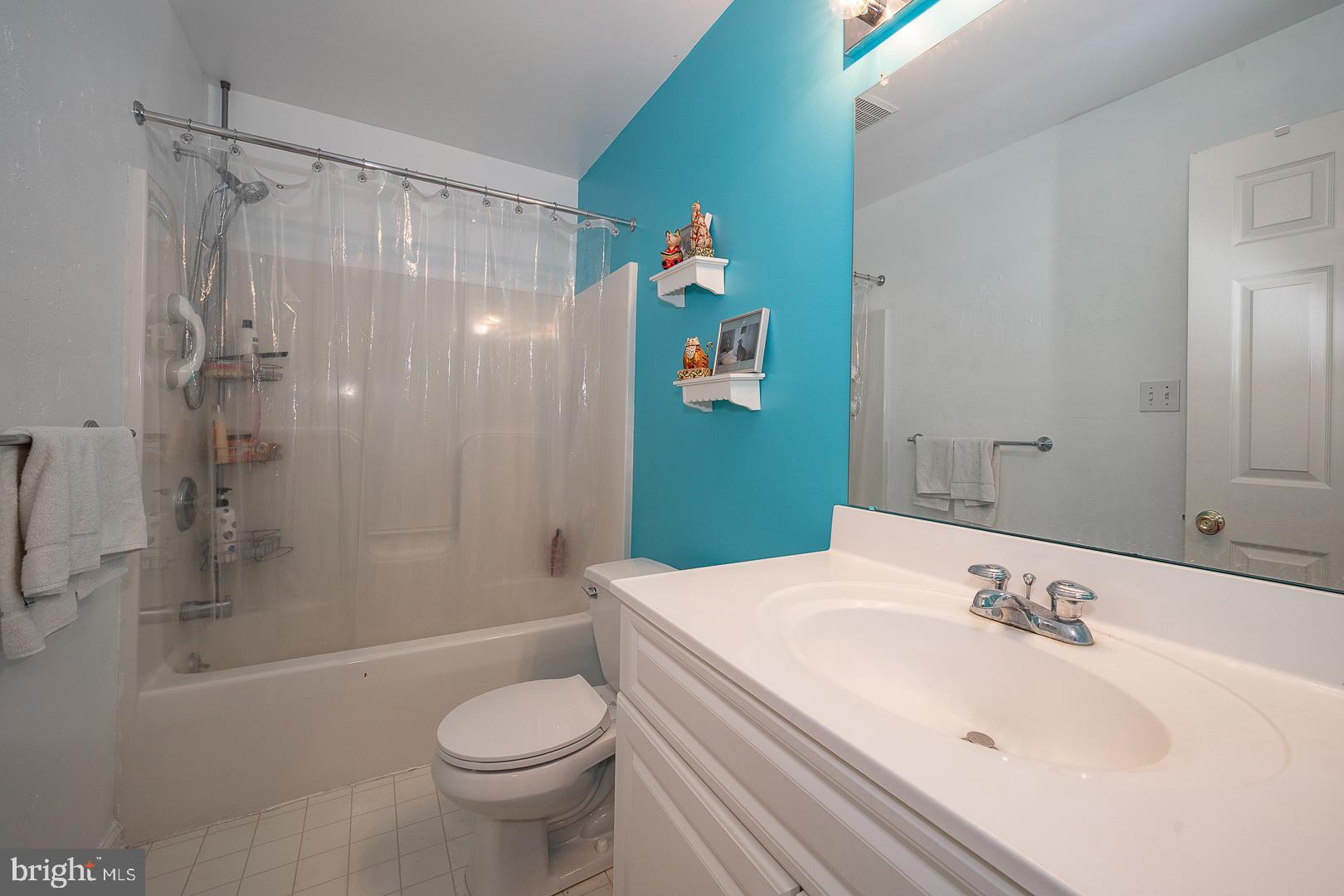 240 Springvalley Way Aston, PA 19014 - Photo 22 of 29 a bathroom with a sink toilet and shower
