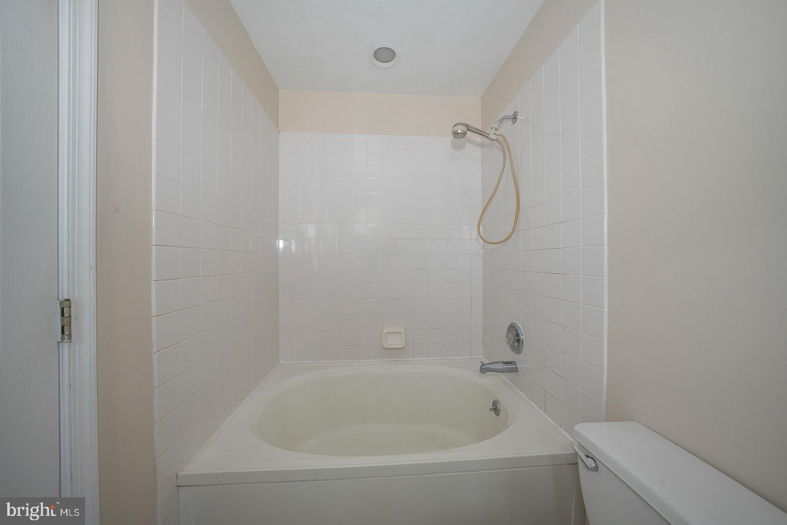 240 Springvalley Way Aston, PA 19014 - Photo 23 of 29 a close view of a bathtub in a bathroom