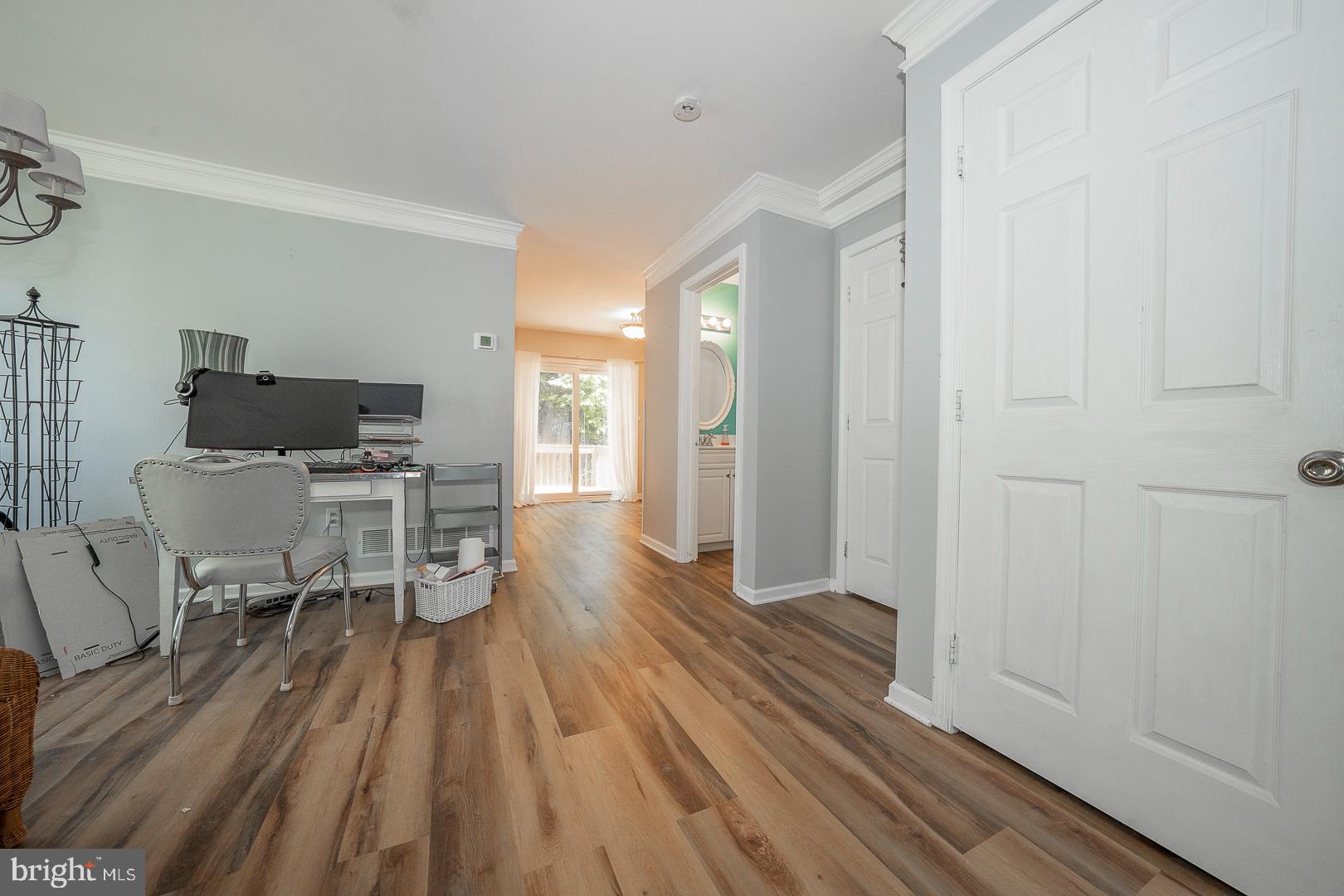 240 Springvalley Way Aston, PA 19014 - Photo 6 of 29 a workspace with wooden floor