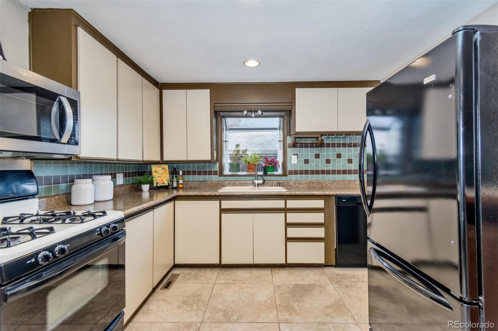 4325 Gray Street Wheat Ridge, CO 80033 - Photo 6 of 14 Gallery Image 6