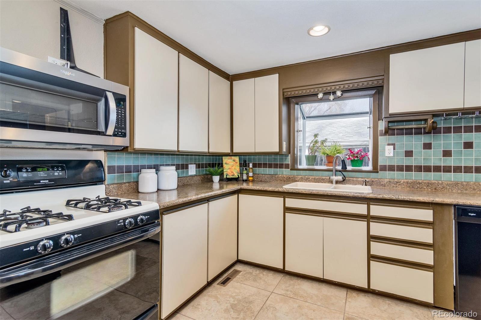 4325 Gray Street Wheat Ridge, CO 80033 - Photo 7 of 14 Gallery Image 7