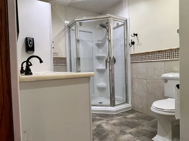 $2,700 | 8431 West 135th Street, Orland Park, IL 60462