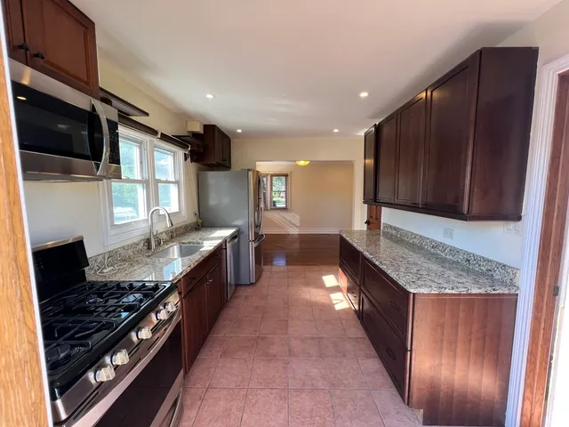 $2,700 | 8431 West 135th Street, Orland Park, IL 60462