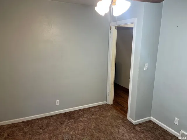 $950 | 2304 West Proctor Street, Peoria, IL 61605