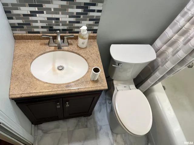 $950 | 2304 West Proctor Street, Peoria, IL 61605