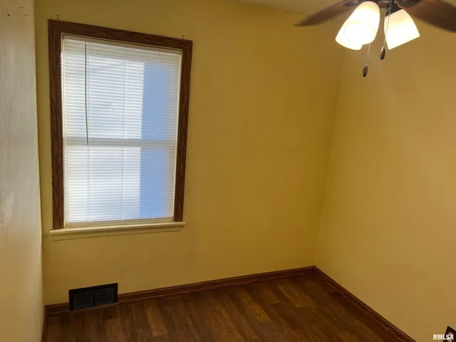 $950 | 2304 West Proctor Street, Peoria, IL 61605