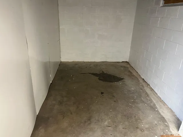 $950 | 2304 West Proctor Street, Peoria, IL 61605