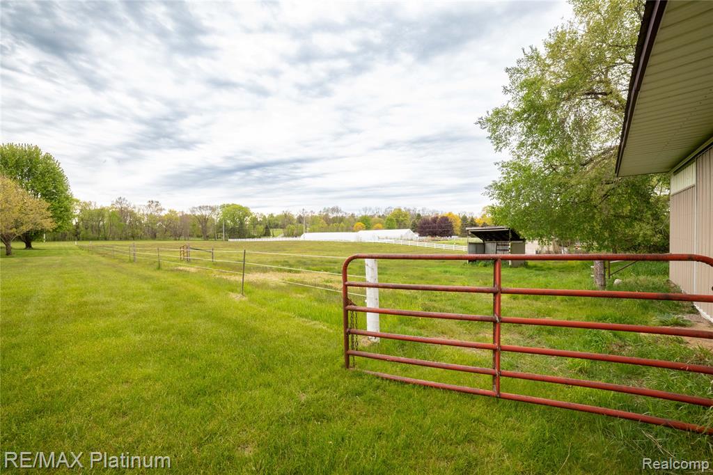 12987 Holtforth Road Fenton, MI 48430 - Photo 42 of 46