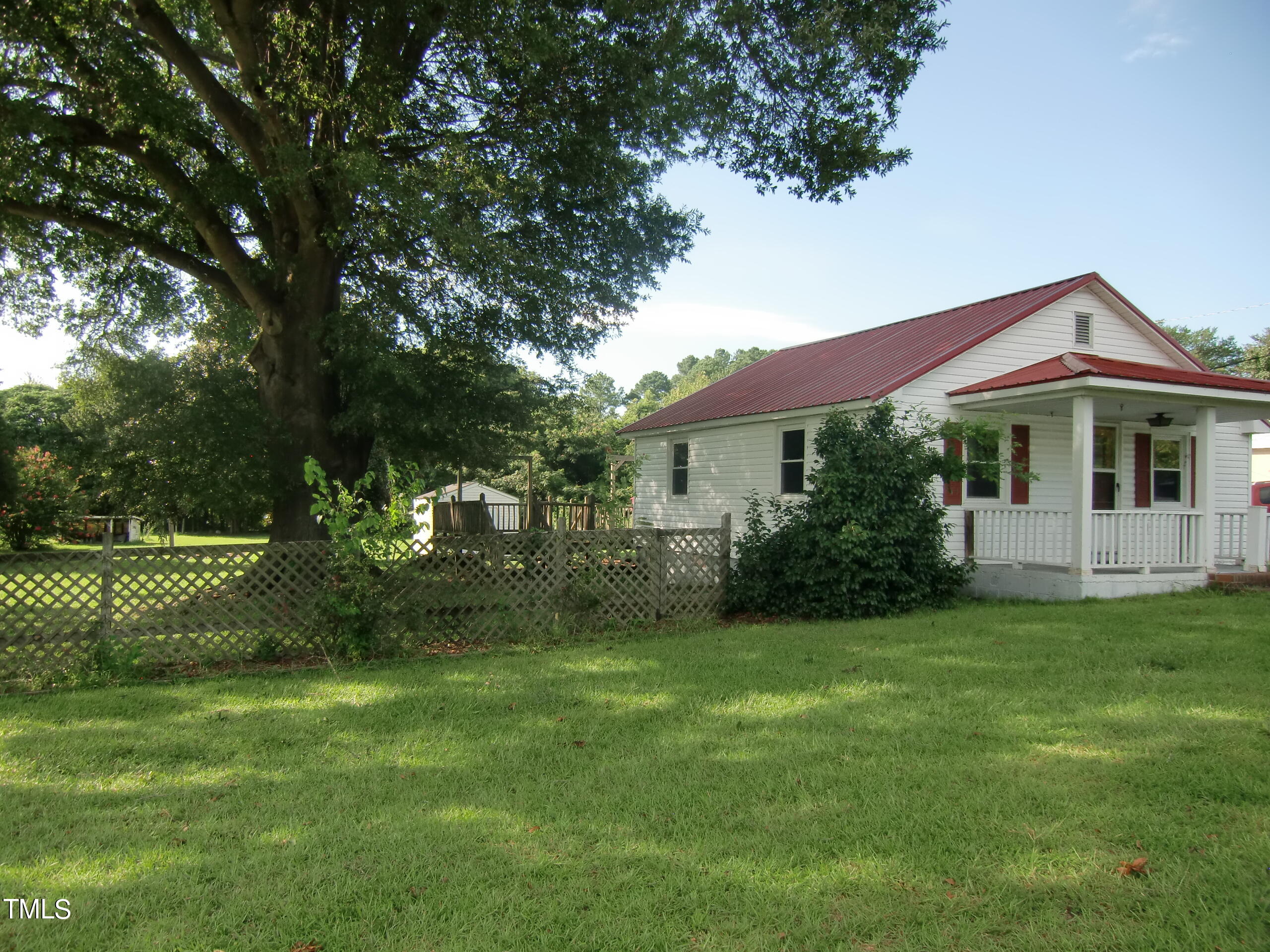 1197 Red Hill Church Road Dunn, NC 28334 - Photo 3 of 64 Exterior Pics (2)