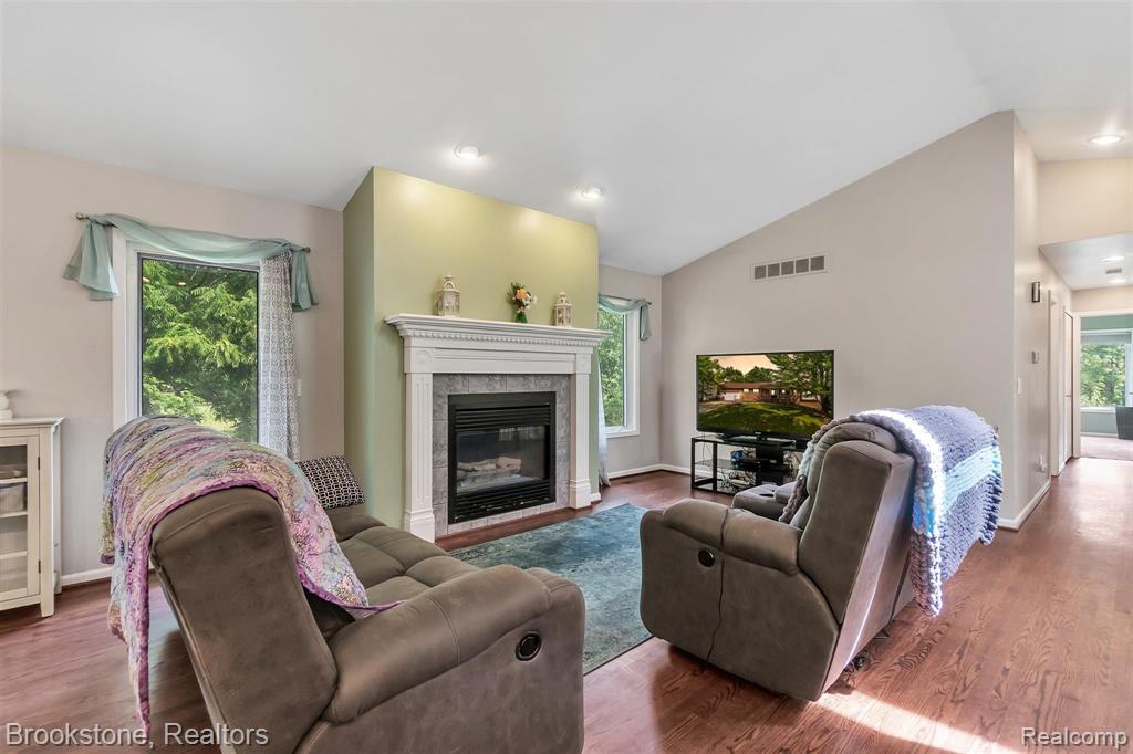 451 John R Road Rochester Hills, MI 48307 - Photo 5 of 25