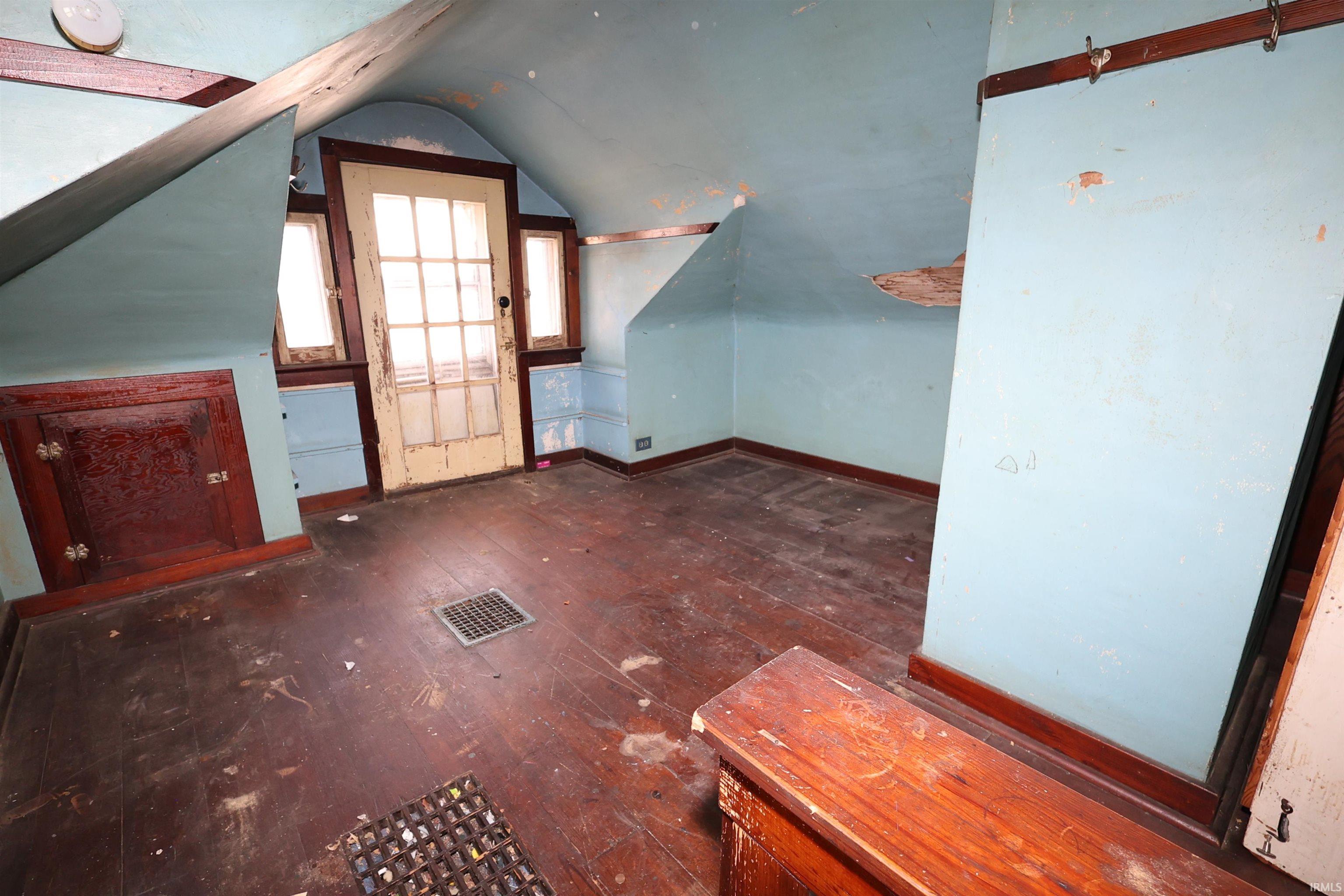 226 West 1st Road La Paz, IN 46536 - Photo 13 of 18