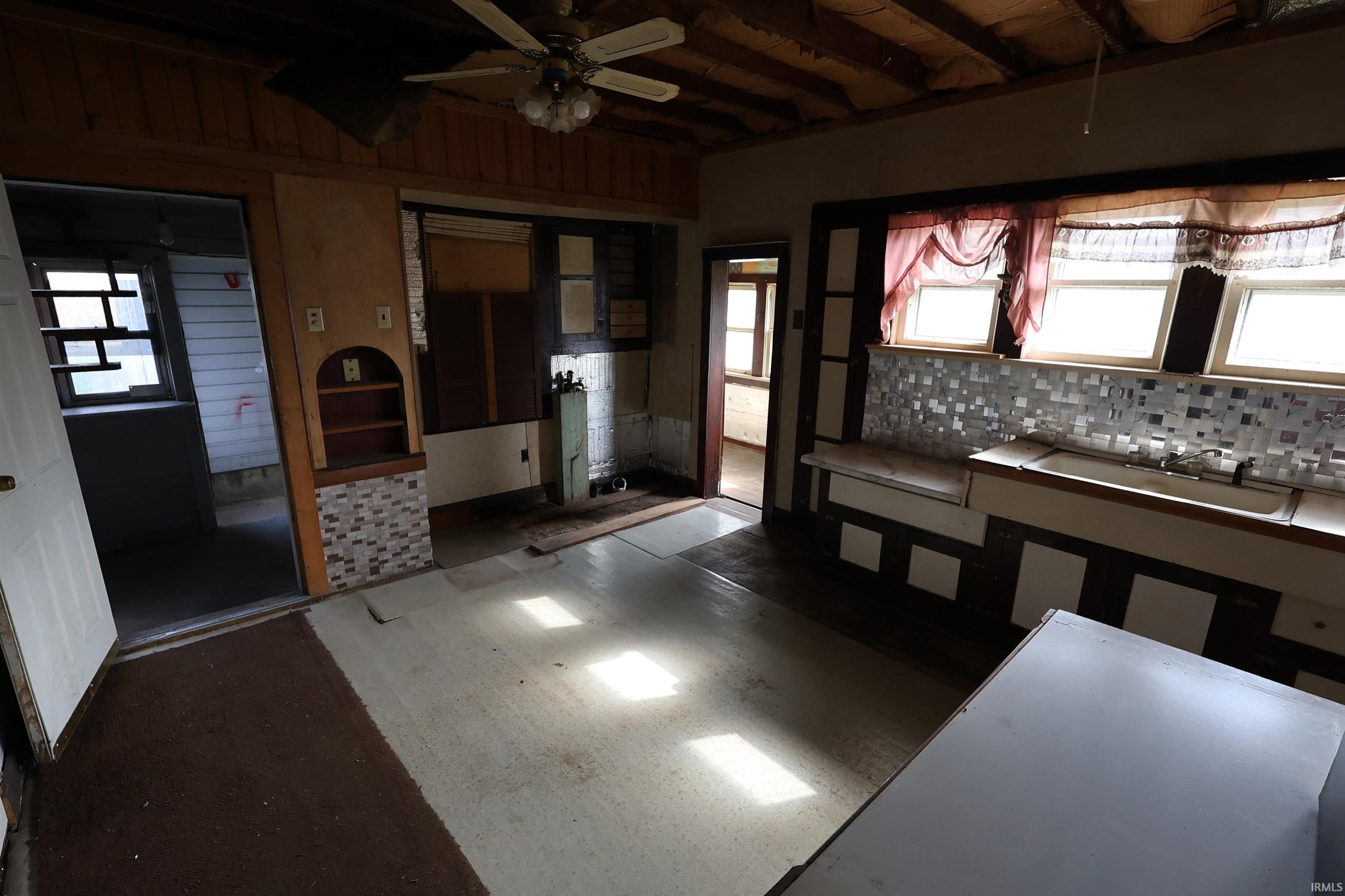 226 West 1st Road La Paz, IN 46536 - Photo 14 of 18