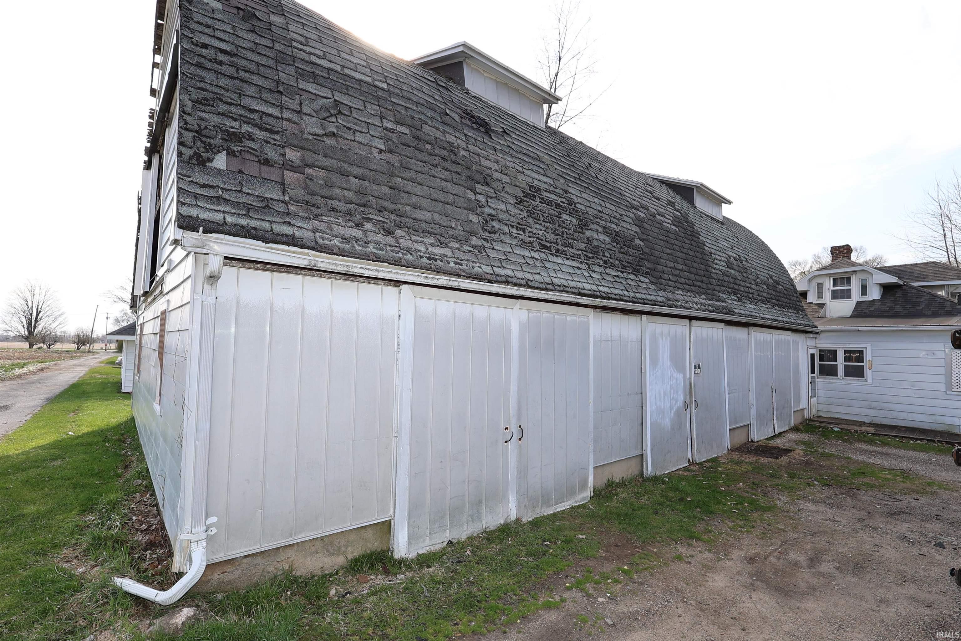 226 West 1st Road La Paz, IN 46536 - Photo 4 of 18