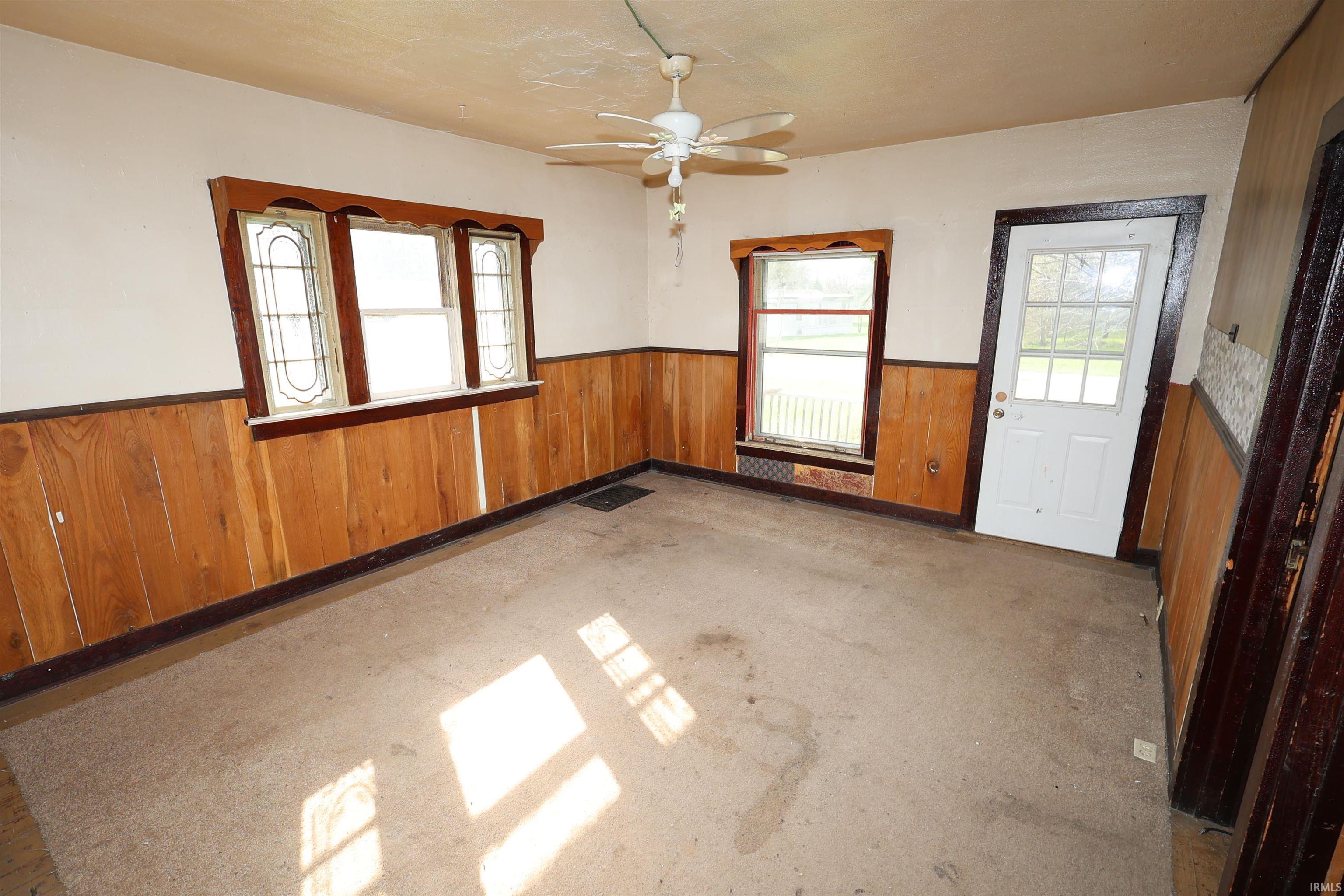 226 West 1st Road La Paz, IN 46536 - Photo 6 of 18