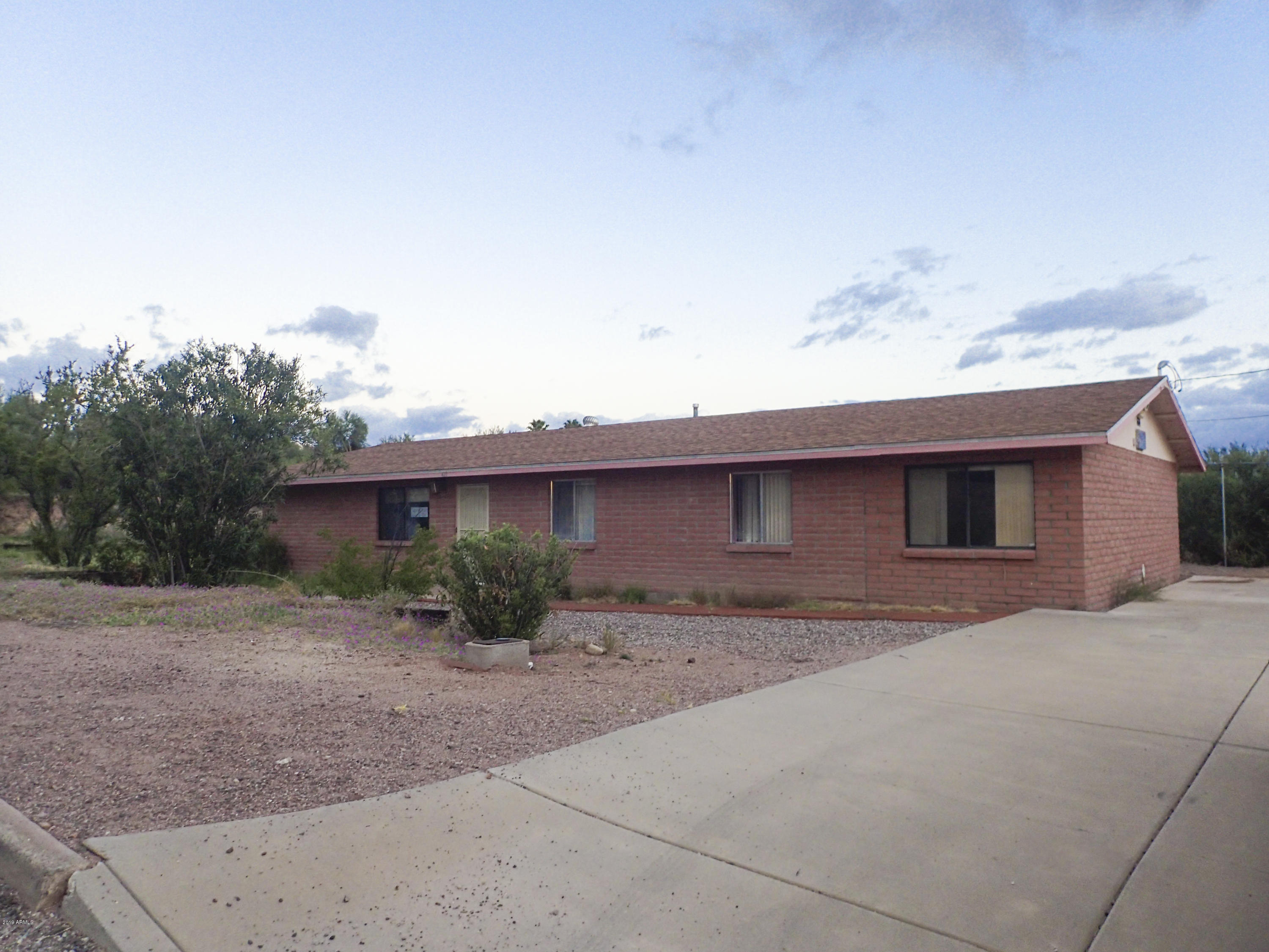 421 Rolfs Avenue Mammoth, AZ 85618 - Photo 1 of 10 Front