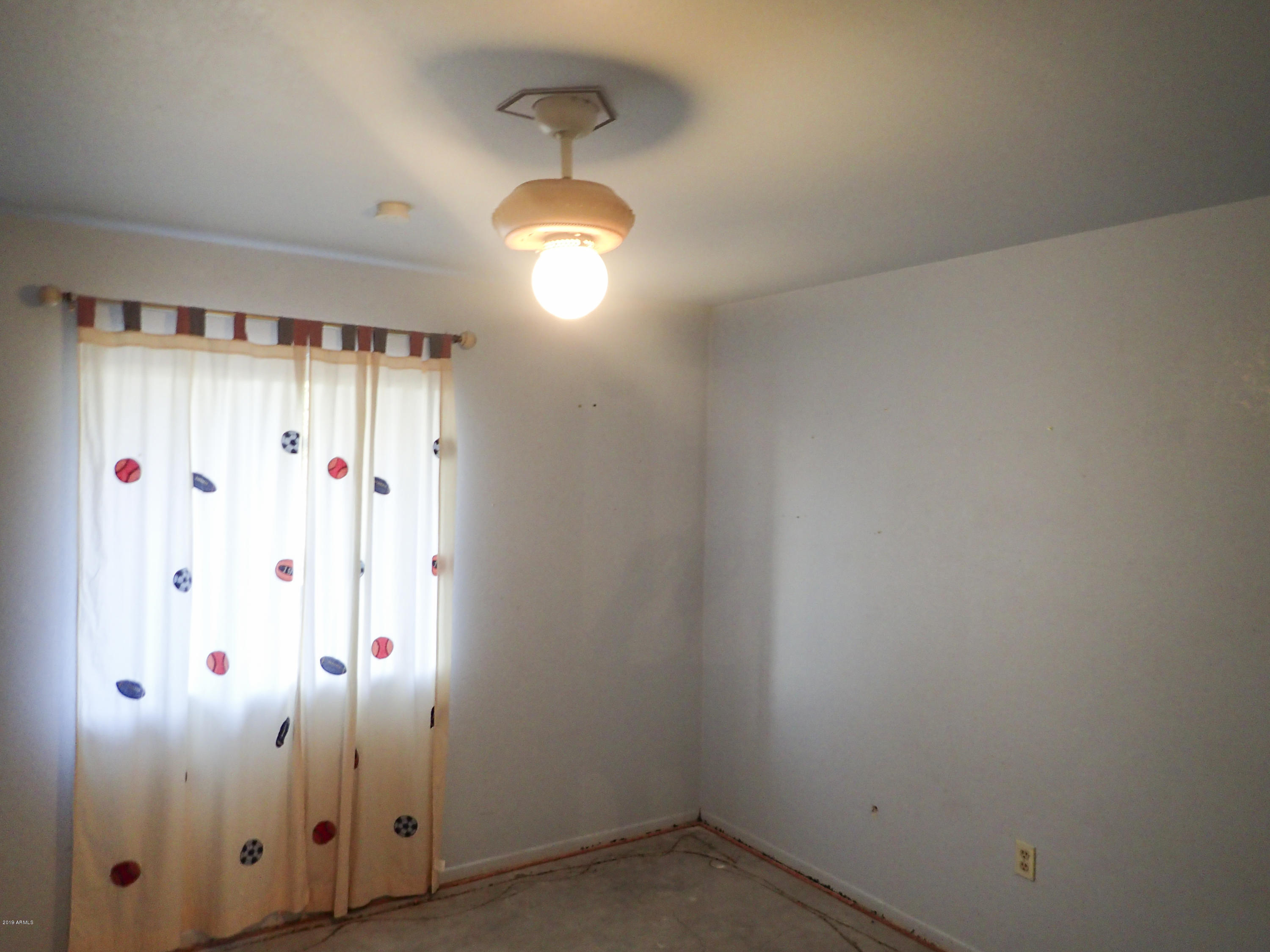 421 Rolfs Avenue Mammoth, AZ 85618 - Photo 9 of 10 Bedroom