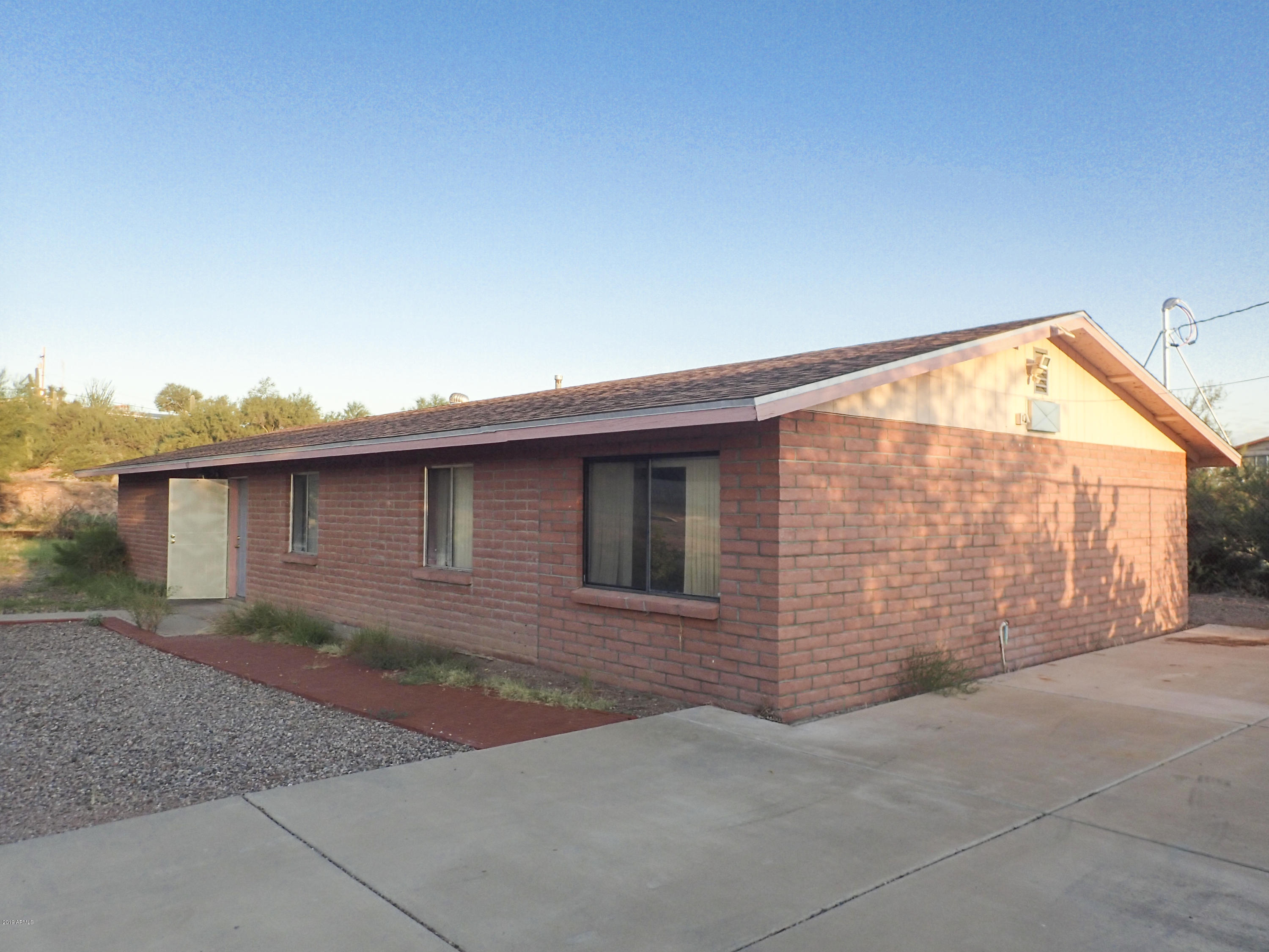 421 Rolfs Avenue Mammoth, AZ 85618 - Photo 10 of 10 Front