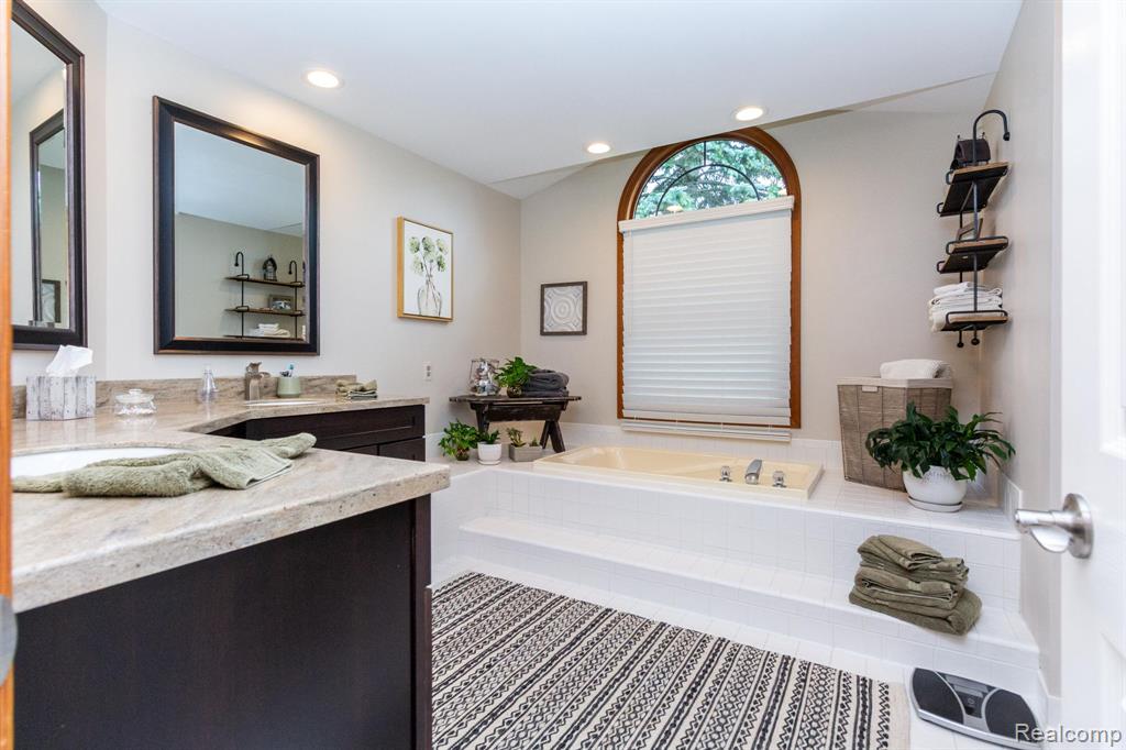 45340 Lothrop Road Canton, MI 48188 - Photo 27 of 80