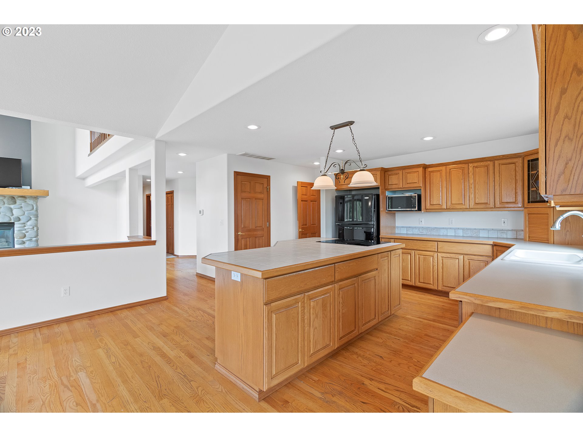 10200 South New Era Road Canby, OR 97013 - Photo 12 of 47 Kitchen