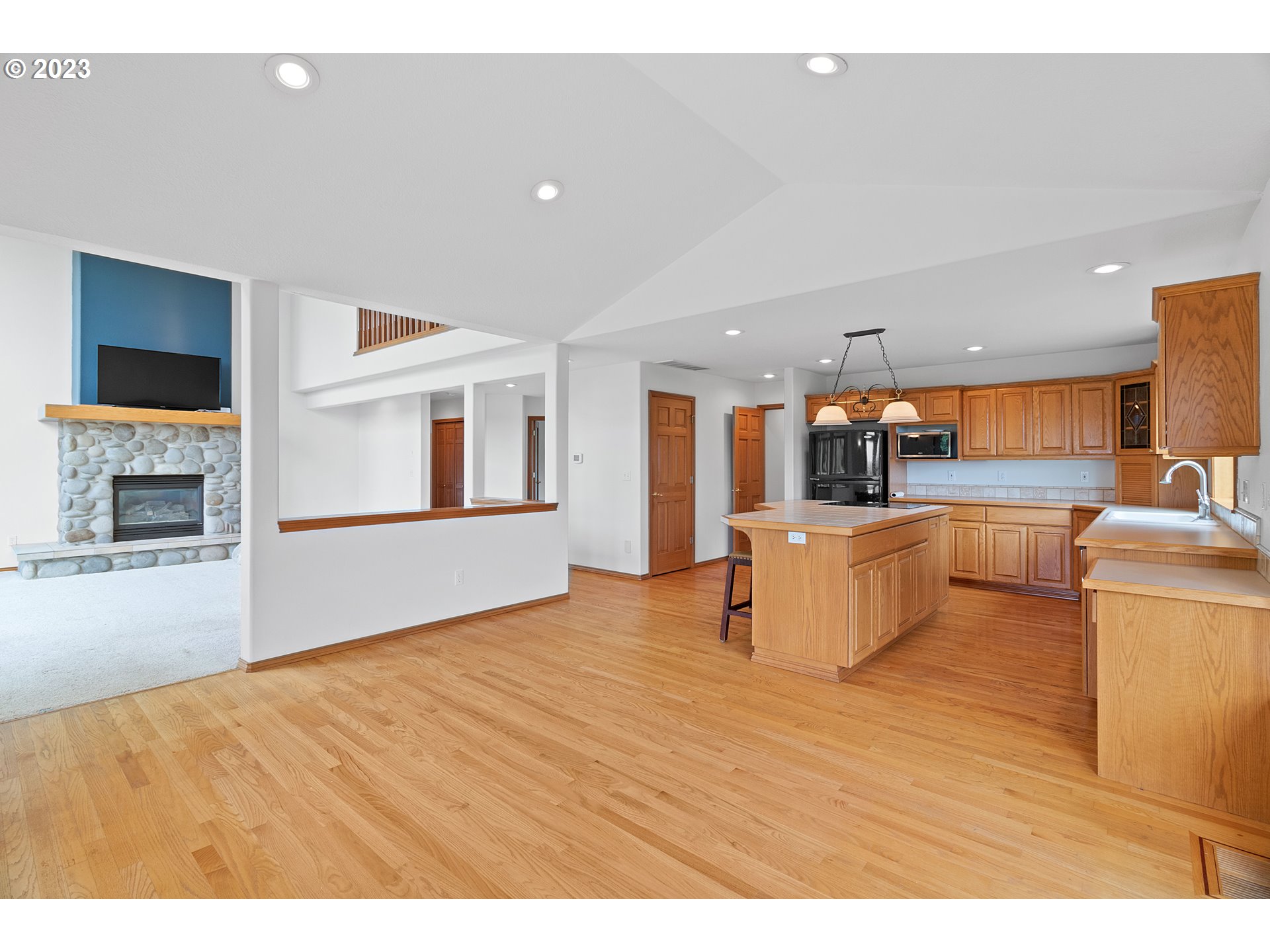 10200 South New Era Road Canby, OR 97013 - Photo 13 of 47 Kitchen/Dining Room