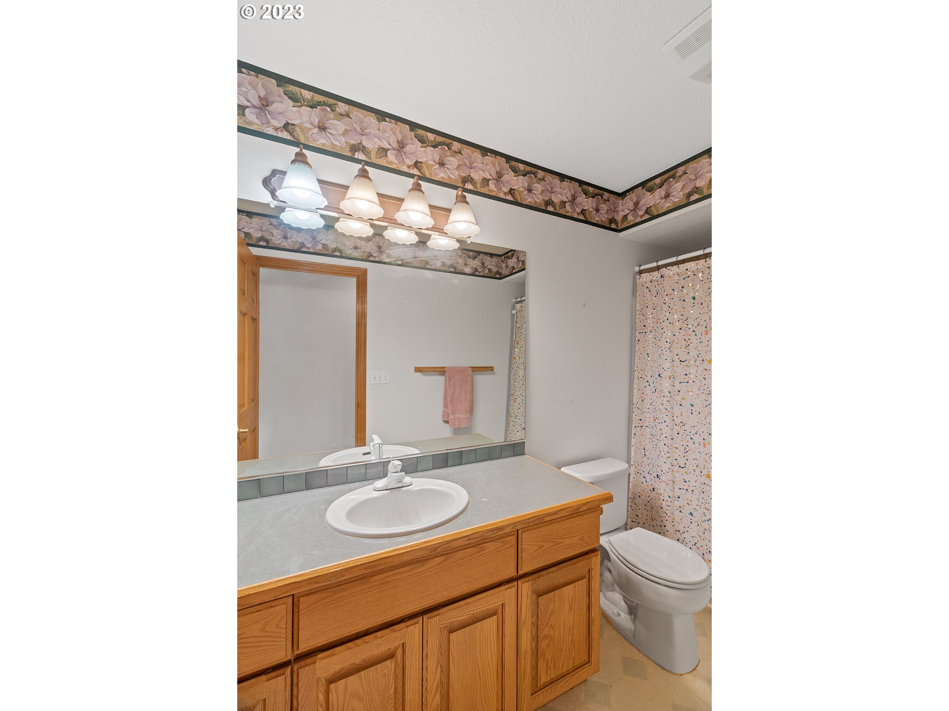 10200 South New Era Road Canby, OR 97013 - Photo 30 of 47 Bathroom