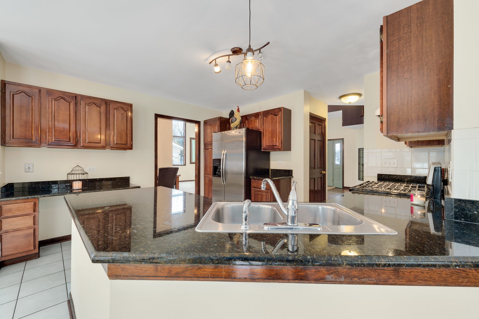 53 Falcon Place Westmont, IL 60559 - Photo 10 of 29