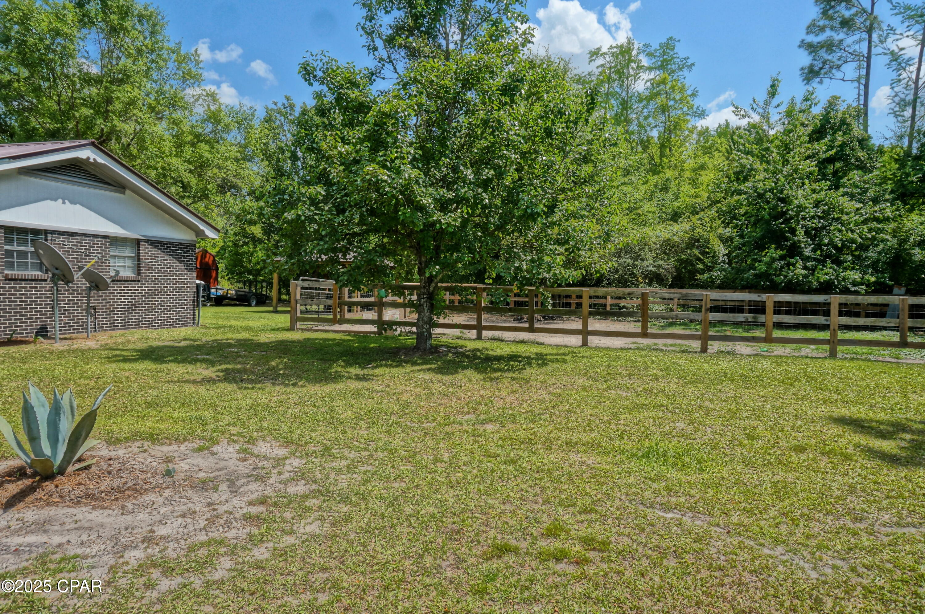 5585 Suncrest Road Marianna, FL 32448 - Photo 4 of 18 Gallery Image 4