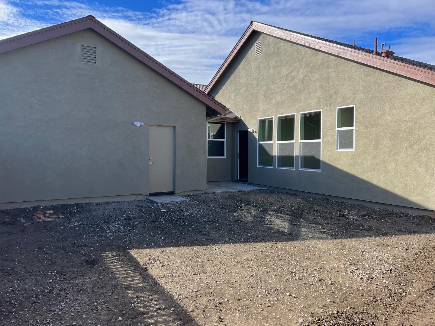 672 Bikle Drive King City, CA 93930 - Photo 20 of 39 a backyard of a house