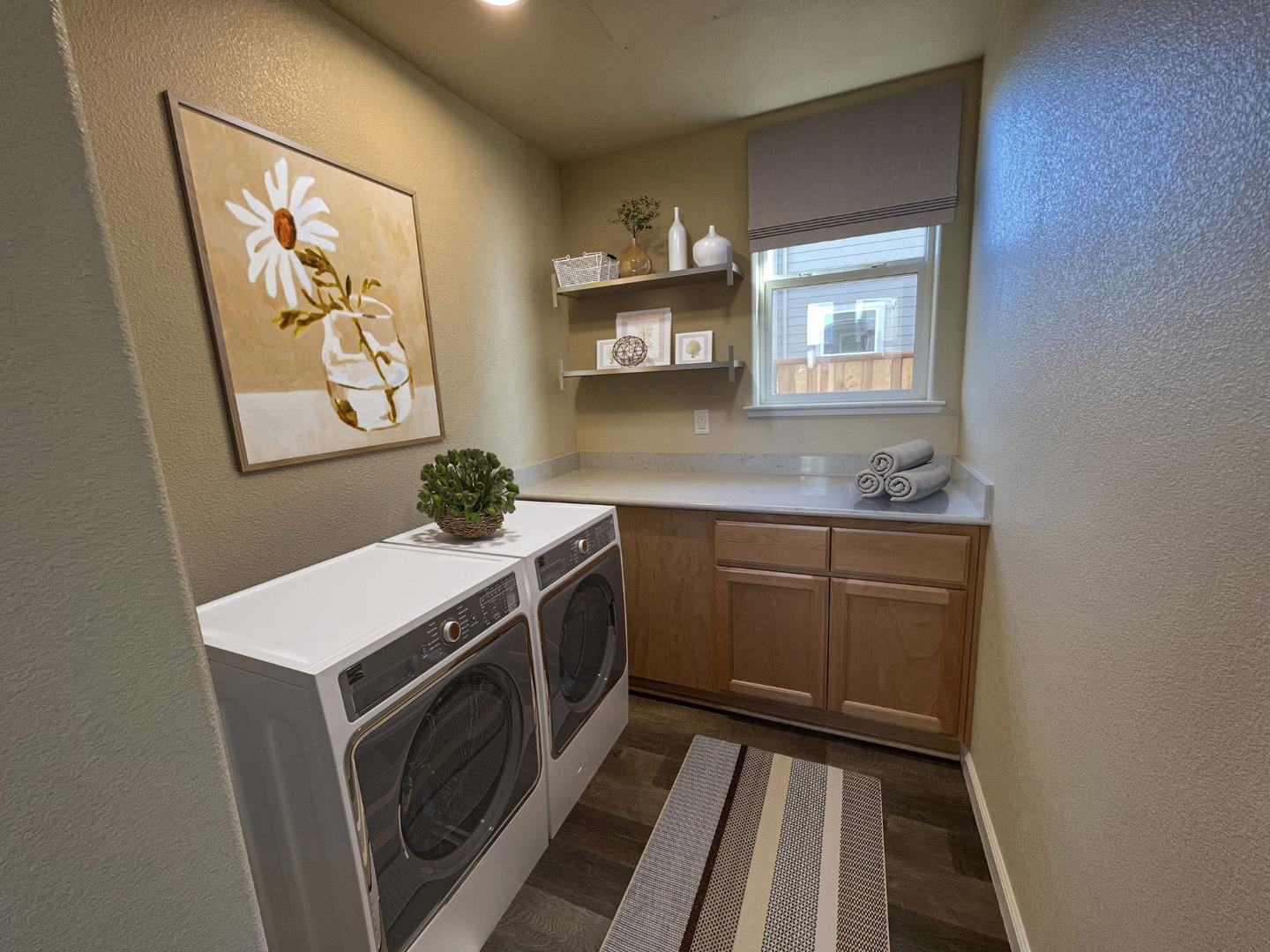 672 Bikle Drive King City, CA 93930 - Photo 7 of 39 a kitchen with a stove and a sink