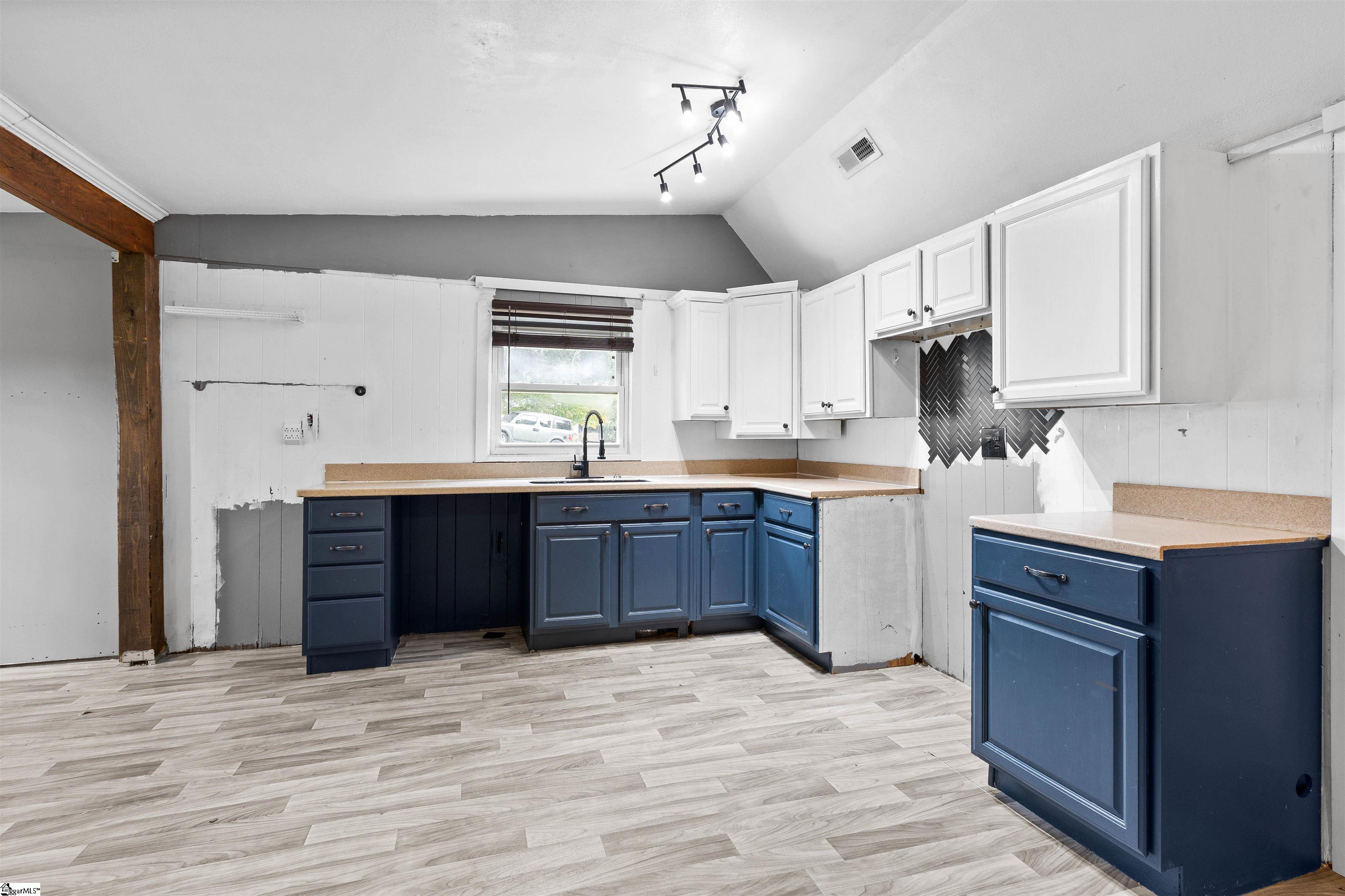 1255 Thomas Mill Road Easley, SC 29640 - Photo 7 of 25