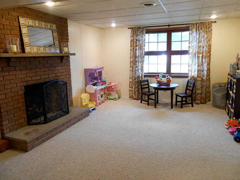 17 Old York Road Washington, PA 15301 - Photo 14 of 18 Basement/Game Room.