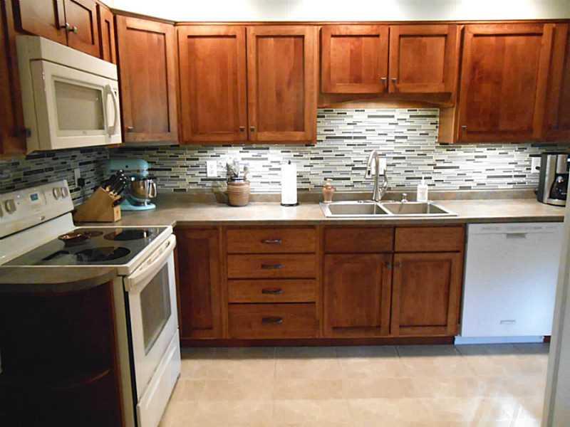 17 Old York Road Washington, PA 15301 - Photo 4 of 18 Kitchen.