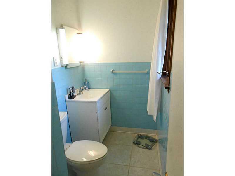 17 Old York Road Washington, PA 15301 - Photo 10 of 18 Master Bath/Spa.